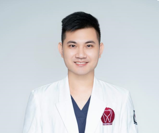 黄建彬Dr.Huang：致美口腔种植主任