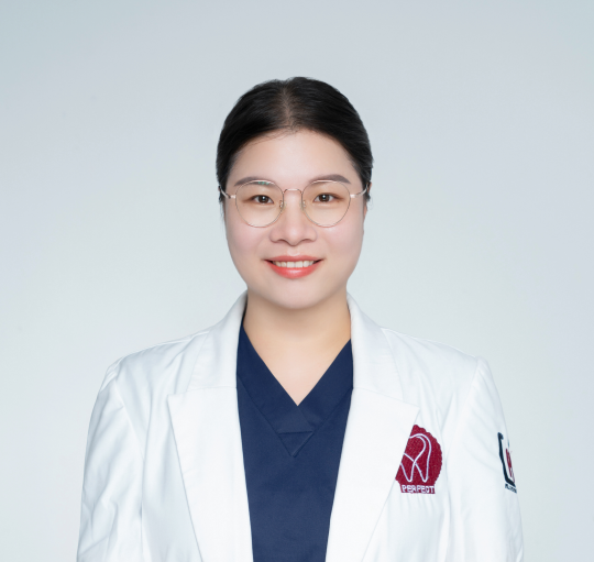 钟汶妙：Dr.Zhong 致美口腔全科医生